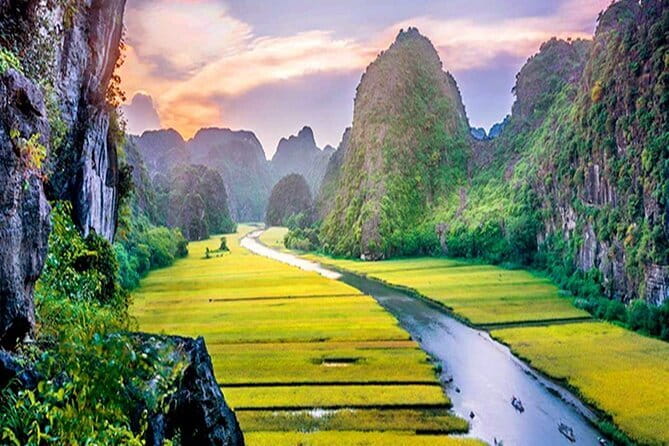 Halong Bay Day Tour Luxury Cruise With Jacuzzi and Buffet Lunch - Kayaking or Bamboo Boat: Slow Water Time in a Big-Water Day