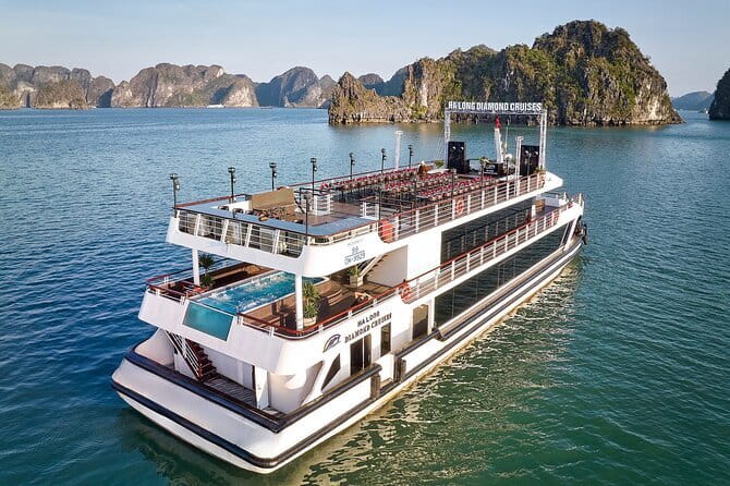 Halong Bay Day Tour Luxury Cruise With Jacuzzi and Buffet Lunch - Sunset Party at 5:00pm: Fruit and Cake Reset
