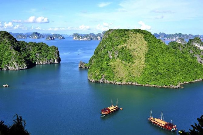 Halong Bay Full Day with Kayaking, Hiking viewpoint, Cave - Deluxe To Luxury - The Tour Guide and Staff Touch: Where Quality Shows