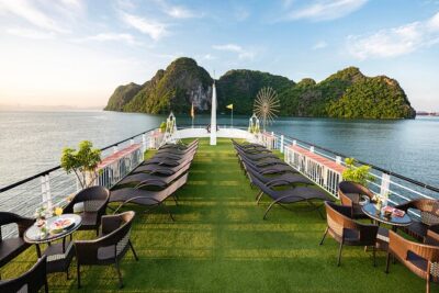 Halong Bay Luxury cruise Day trip: Buffet Lunch, Limousine bus - Titop Island: beach time plus a viewpoint option