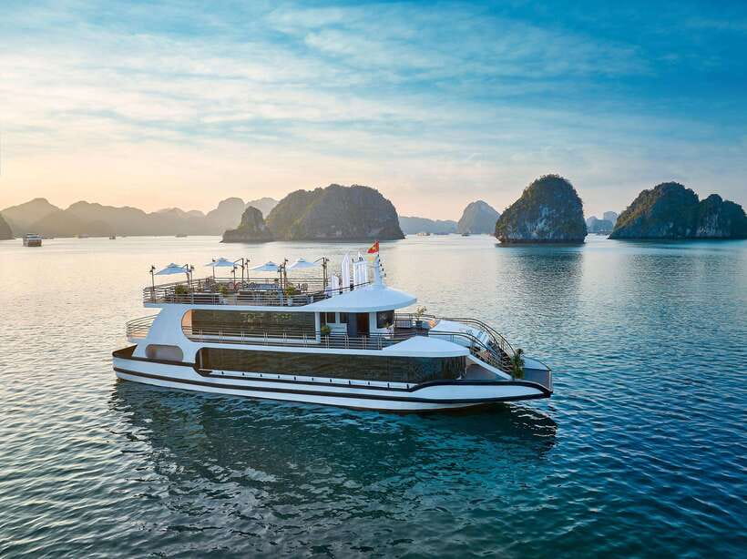 Halong Bay: Luxury Day Cruise with Buffet, Kayak, Swim - Tuần Châu Harbor check-in: welcome drink, then you’re moving