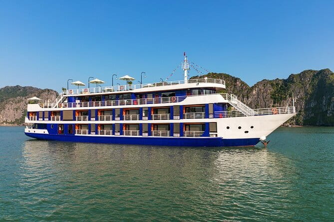 HALONG BAY LUXURY IRIS CRUISE DAY TRIP-BEST SELLER: Kayak, Music - Luon Cave Kayaking: A Short Tunnel-Like Cave Experience