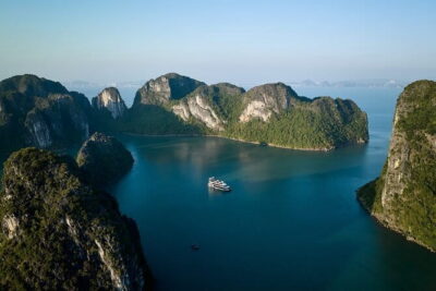 HALONG BAY LUXURY IRIS CRUISE DAY TRIP-BEST SELLER: Kayak, Music - Onboard IRIS Comfort: Facilities, Wi‑Fi, and the Jacuzzi Moment