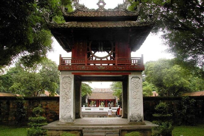 Hanoi Hidden Bites Premium Food Adventure - Timeless Classics vs Bold & Curious: which night are you craving?