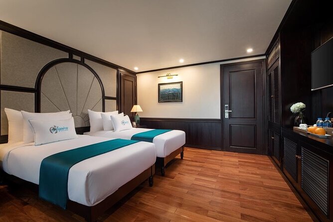 Hanoi: Luxury 3-Day Ninh Binh Trip and Halong 5-Star Cruises - Day 3 back toward Hanoi: fishing village stop and brunch on the cruise