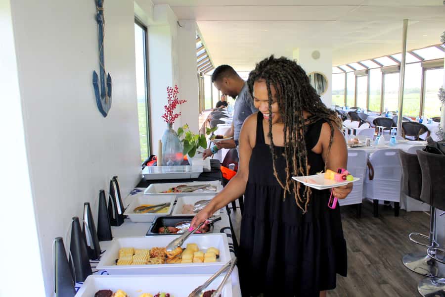 Hartbeespoort Dam: The Luxury Alba Boat Cruise with Food - What to Bring: The Stuff That Actually Helps on the Water