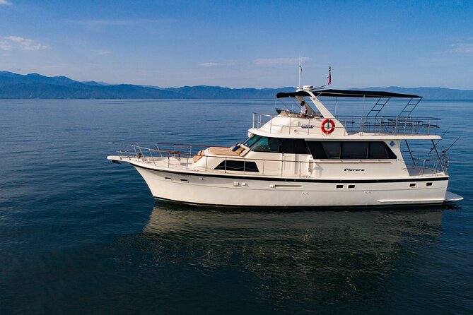 Hatteras 58-61' Luxury Yacht in Puerto Vallarta & Nuevo Nayarit - The cruise itself: bay views, wildlife, and secluded coastline