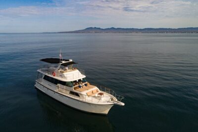 Hatteras 58-61' Luxury Yacht in Puerto Vallarta & Nuevo Nayarit - Getting on board smoothly: timing and harbor sanity checks