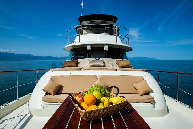 Hatteras 58-61' Luxury Yacht in Puerto Vallarta & Nuevo Nayarit - Snorkeling and swimming: included gear and real time in the water