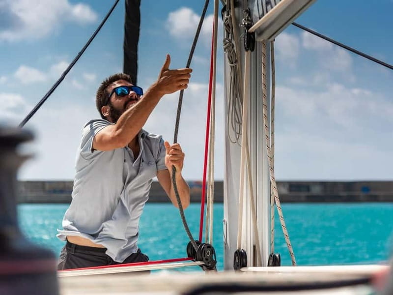 Heraklion: Luxury Catamaran Cruise to Dia Island with Lunch - Boarding at Marina Café: the first 15 minutes that set the tone