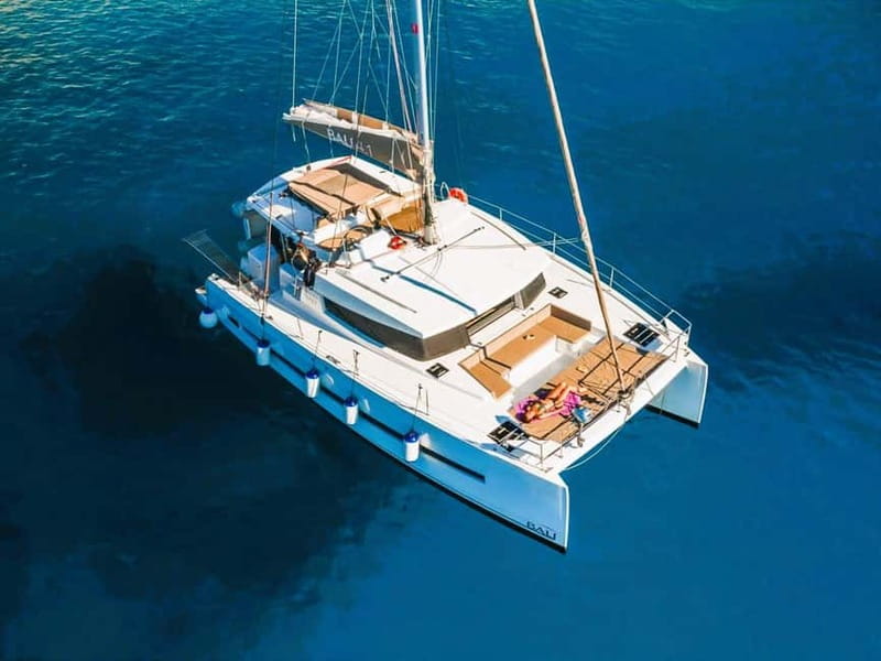 Heraklion: Luxury Catamaran Cruise to Dia Island with Lunch - Life on a luxury catamaran: space, safety, Wi-Fi, music