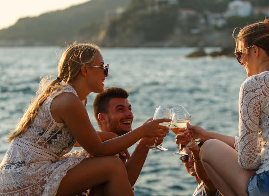 Heraklion Luxury Catamaran Dia Isla -Gourmet Lunch Top Rated - Wildlife spotting: the fun bonus when conditions cooperate