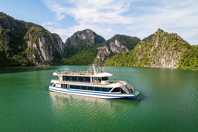 Hercules Grand Day Cruise Tour, Sung Sot Cave,Titop, Luon Cave - Hercules Grand Day Cruise: a long, packed Halong Bay day done right