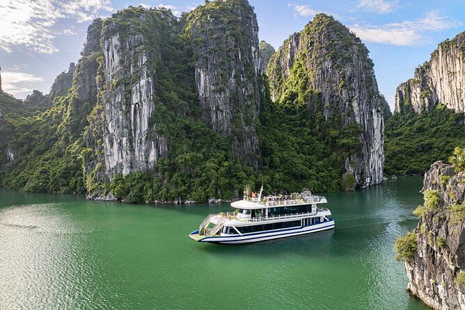 Hercules Grand Day Cruise Tour, Sung Sot Cave,Titop, Luon Cave - Hanoi to Tuan Chau Marina: getting your timing right (and avoiding stress)