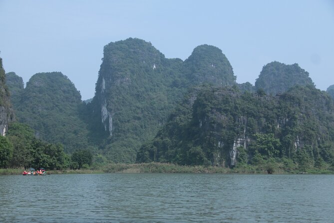 Hidden Ninh Binh Luxury Full Day Group Tour (Tam Coc - Hoa Lu) - A family visit in Tam Coc: more than a photo stop