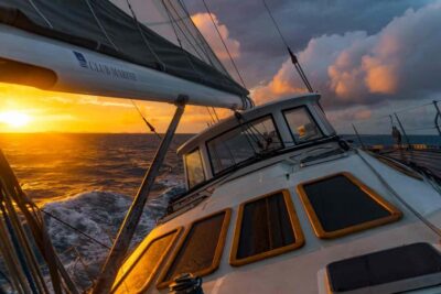 Hobart: Luxury Yacht Scenic Sailing Tour with Snacks - Getting there: Kings Pier Marina meet-up without stress