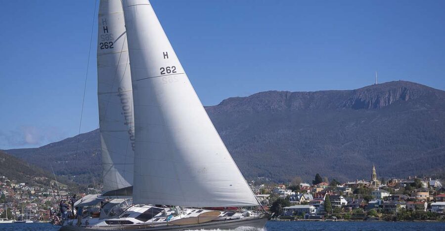 Hobart: Luxury Yacht Scenic Sailing Tour with Snacks - Who this sail suits best