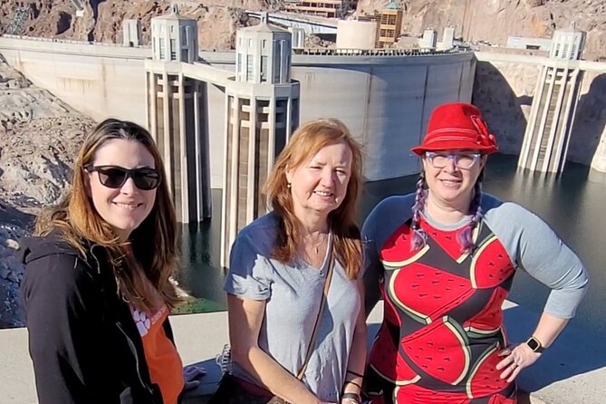 Hoover Dam Tour by Luxury SUV - Snacks, drinks, and umbrellas: the small comforts you notice later