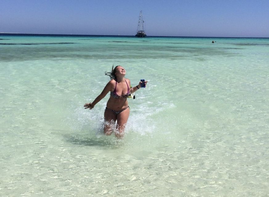Hurghada: Luxury Orange Bay Cruise with Lunch and Pickup - Lunch on a Yacht: What You Actually Eat