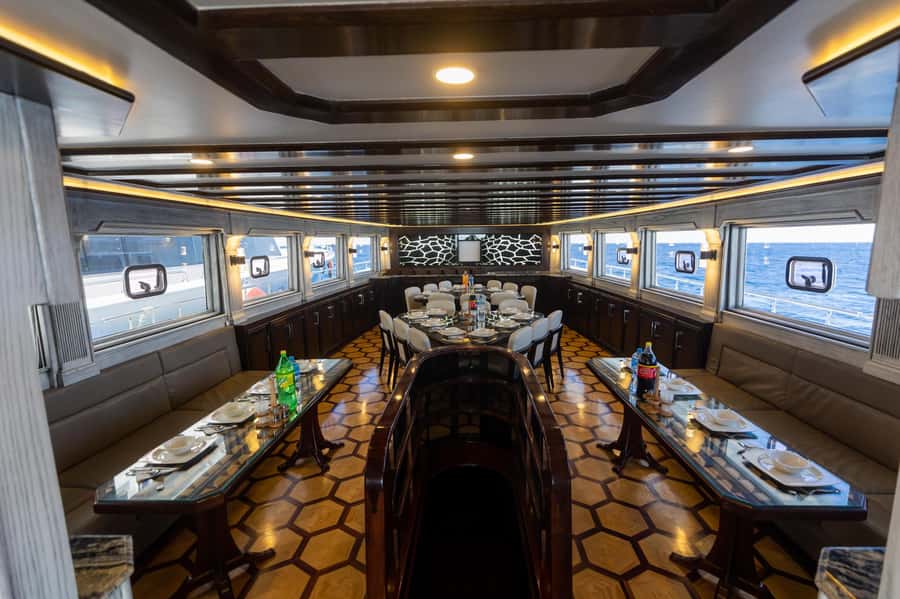 Hurghada: Royal Luxury VIP Cruise to Orange Bay with Lunch - Magawish Island Banana Boat Ride and the Included Massage