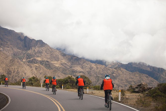 Inca Jungle Premium to Machu Picchu 4-Day and 3-Nights - Day 1: Conde Travel pickup, Málaga Pass biking, and Bella Victoria dinner