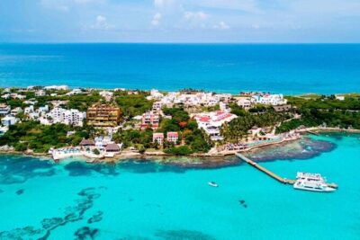 Isla Mujeres on luxury catamaran with snorkel, open bar and lunch - El Meco snorkeling: finger sculptures and a reef worth seeing