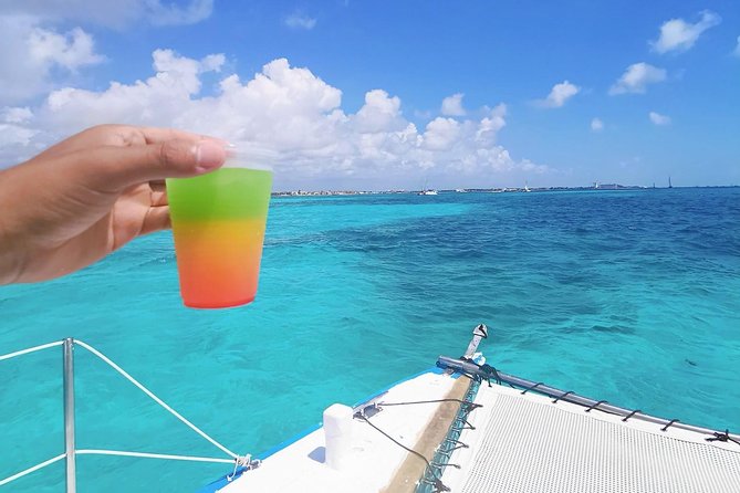 Isla Mujeres Premium Catamaran Tour with transportation from Playa del Carmen - Lunch buffet and drinks: where the day’s value really shows