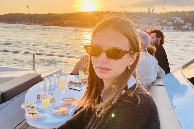 Istanbul Bosphorus Sunset Cruise on Luxury Yacht - Rumeli Hisarı and the Fatih Sultan Mehmet Bridge: the Bosphorus bottleneck