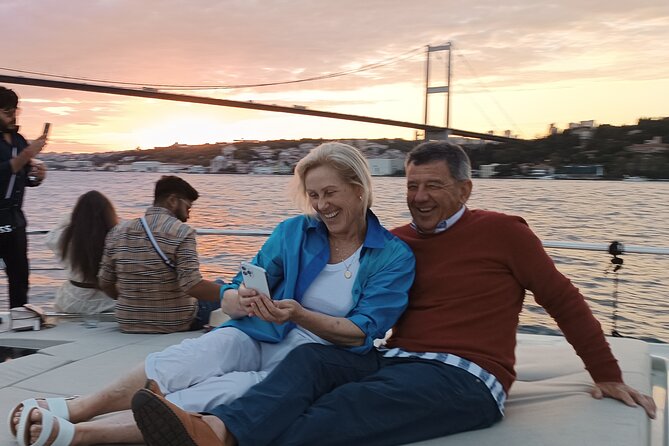 Istanbul Bosphorus Sunset Cruise on Luxury Yacht - Beylerbeyi Palace and Üsküdar: palaces under the bridge and a legendary skyline