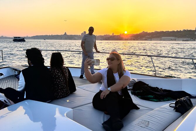 Istanbul Bosphorus Sunset Cruise on the Luxury Yacht - Asian Shore Highlights: Küçüksu Pavilion, Beylerbeyi Palace, and Maiden’s Tower