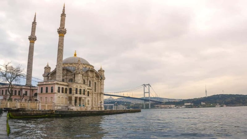 Istanbul: Luxury Yacht on Bosphorus - Customization extras: food, music, décor, and professional photos