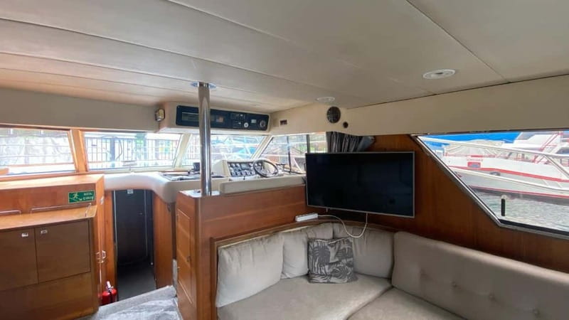 Istanbul: Luxury Yacht on Bosphorus - Morning, afternoon, sunset, or evening: picking the time that matches your mood
