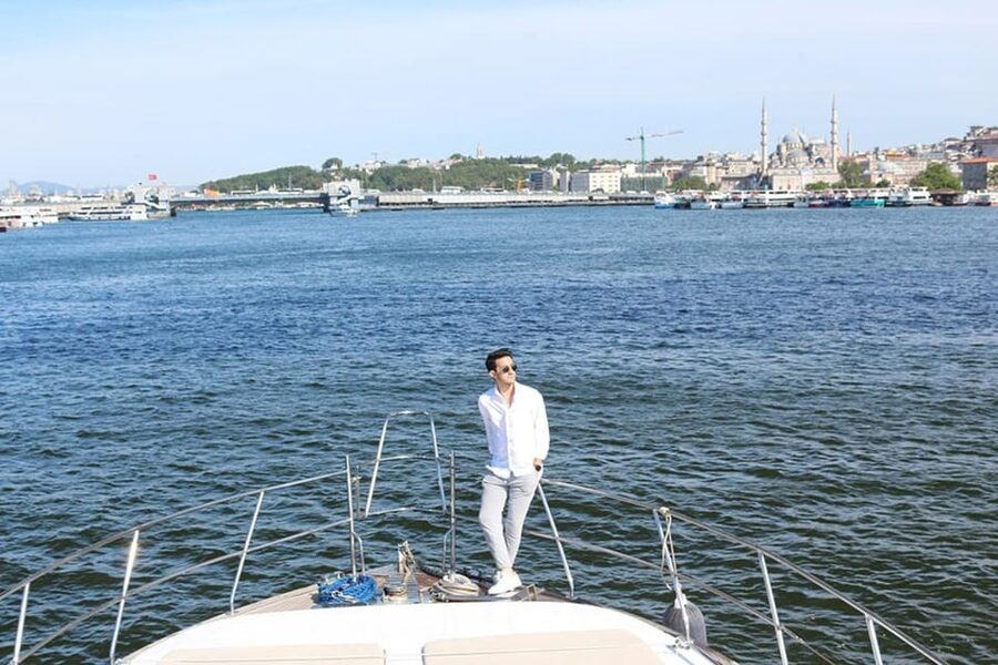 Istanbul: Luxury Yacht Tour at Sunset w Snacks - Stop 1: Getting on the yacht and getting your bearings fast
