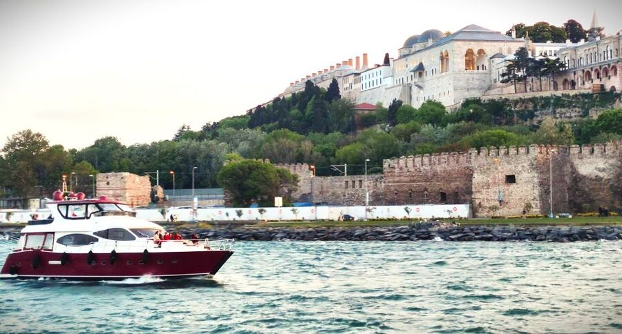 Istanbul: Old City Tour and Luxury Sunset Bosphorus Cruise - Walking, queues, and ticket questions: how to avoid stress