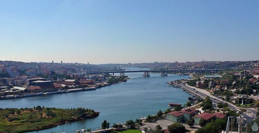 Istanbul: Private Bosphorus Cruise By Luxury Yacht - The Topkapi moment: why “passing by” can still feel memorable