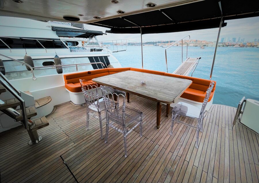 Istanbul: Private Bosphorus Cruise on Luxury Yacht - Why a private Bosphorus cruise feels different from ferries