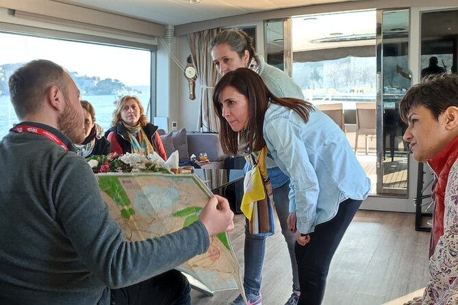 Istanbul Sunset Cruise on Luxury Yacht - Guided Group Cruise - Why a small yacht cruise makes Istanbul easier to enjoy