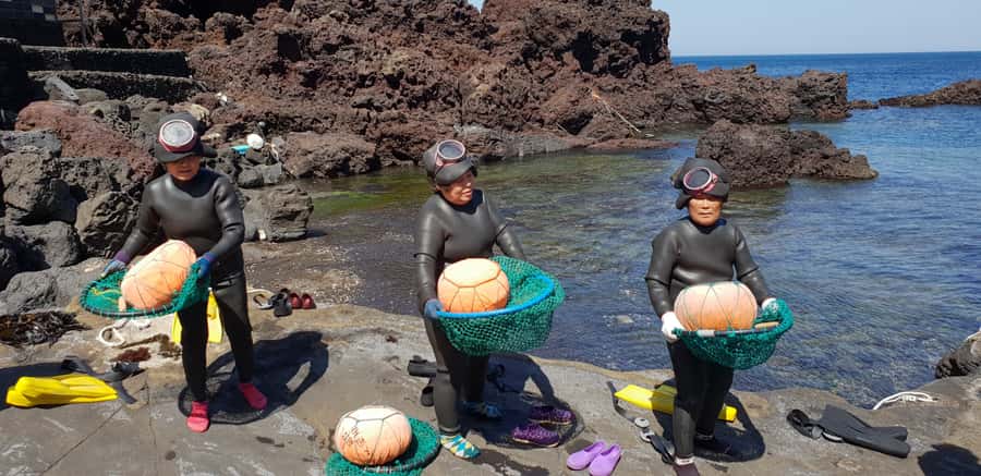 Jeju Premium Small Group UNESCO Day Tour - East - Woljeongri Beach coffee: a calm start before the culture and crowds