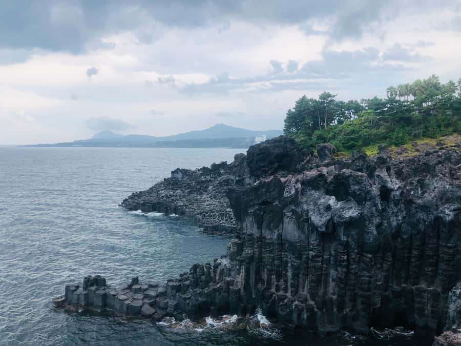 Jeju Premium Small Group UNESCO Day Tour - South - Yakcheonsa Temple: Medicinal-Spring Roots and Quiet Pause