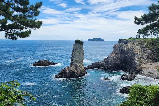 Jeju Premium Small Group UNESCO Day Tour - South Course - Stop 3: Yakcheonsa Temple for Joseon-style serenity and the bell moment
