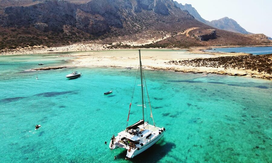 Kissamos: Balos & Gramvousa Luxury Catamaran Sailing Cruise - Kissamos Port to open water: the welcome and onboard comfort