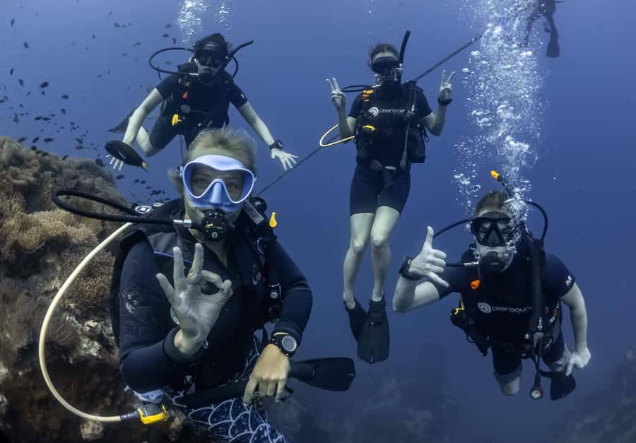 Koh Tao: PADI Premium Open Water Diver Course - Day 1 pool training (8:00 to 13:00): comfort before the sea