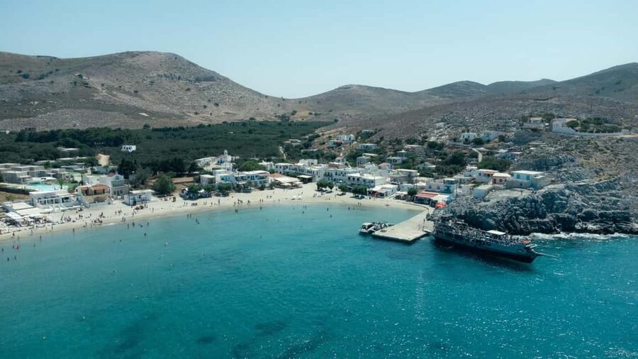 Kos Pearl 3 Island: Lounge in Luxury on the Aegean Waves - Dolphins and Sea Conditions: The Good News and the Caution