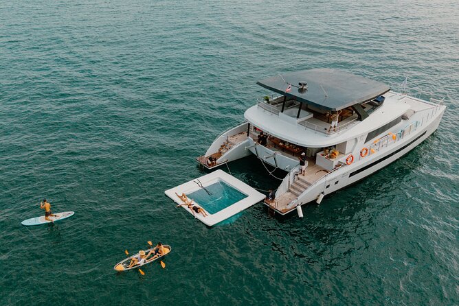 Krabi: 4 Island Luxury Yacht with Snorkelling & Clear Kayaking - White sand + the Separated Sea sandbar at low tide