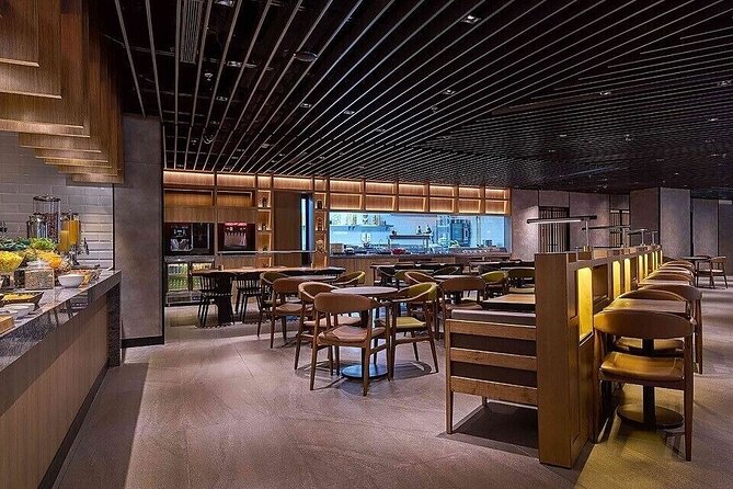 Kuala Lumpur International Airport Plaza Premium Lounge - Comfort Setup: Seating, Runway Views, Wi‑Fi, and Quiet Work Spots