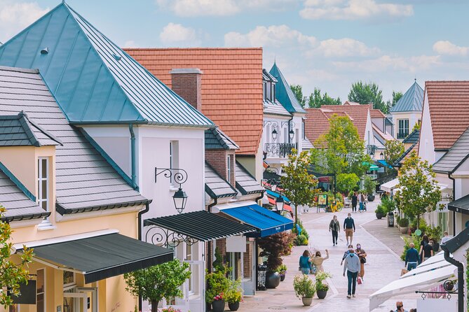 La Vallee Village Shopping Outlet by Luxury Transport from Paris - Discounts Up to 33%: How to Get Deals Without Feeling Let Down