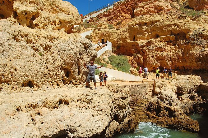 Lagos and Carvoeiro Premium - Shared small group > VTours Algarve - A Boneca: the tunnel to the cave windows