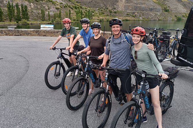 Lake Dunstan Cycleway Bike Rental With Return Luxury Shuttle - Who should book this (and who should think twice)