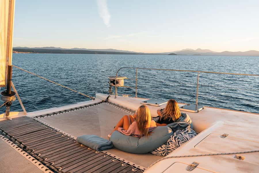 Lake Taupo: Luxury Sailing Catamaran to Māori Rock Carvings - Comfort details that make the cruise feel luxurious