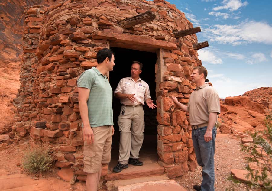 Las Vegas: Valley of Fire Tour in Luxury Tour Trekker - Valley of Fire’s best “wow” moments start fast